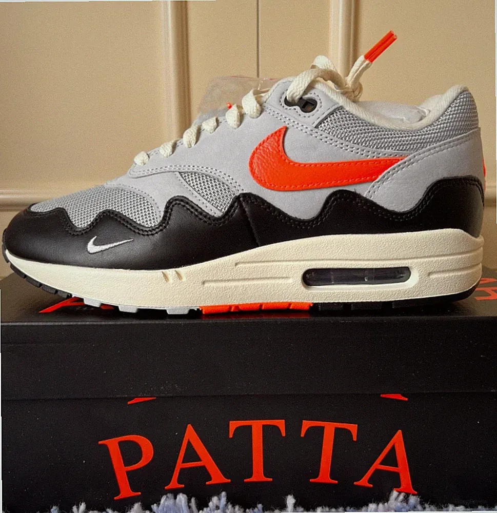 10,5 Nike Patta Air Max 1 The Wave Friends Family schwarz Leder Schutzblech orange