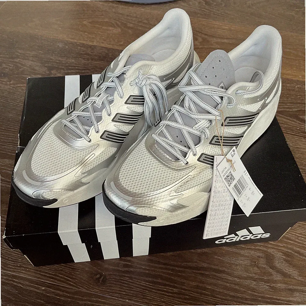 Adidas Adizero Aruku Sneaker In Größe 46 OVP & NEU Silber Laufschuh Schuhe