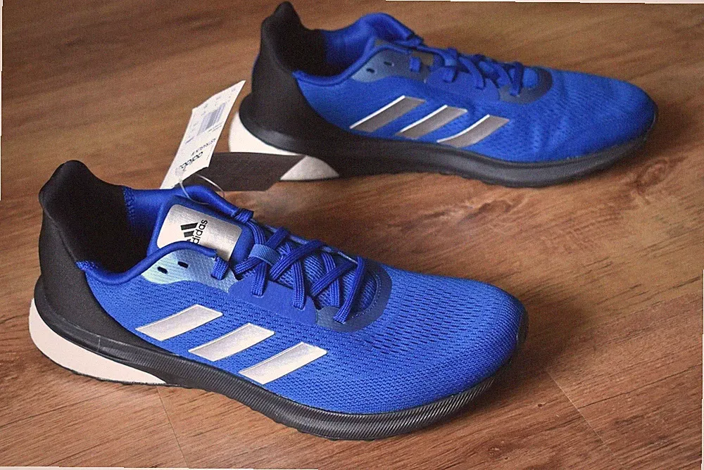 adidas Astrarun M 42 42,5 43 44,5 45 EG5840 Laufschuhe supernova solar