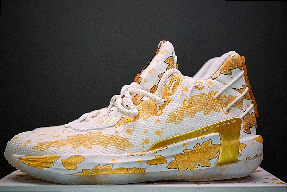 Adidas Dame 7 X Ric Flair "The Nature Boy" Schuhe FX6616 Weiß Gold Sneaker