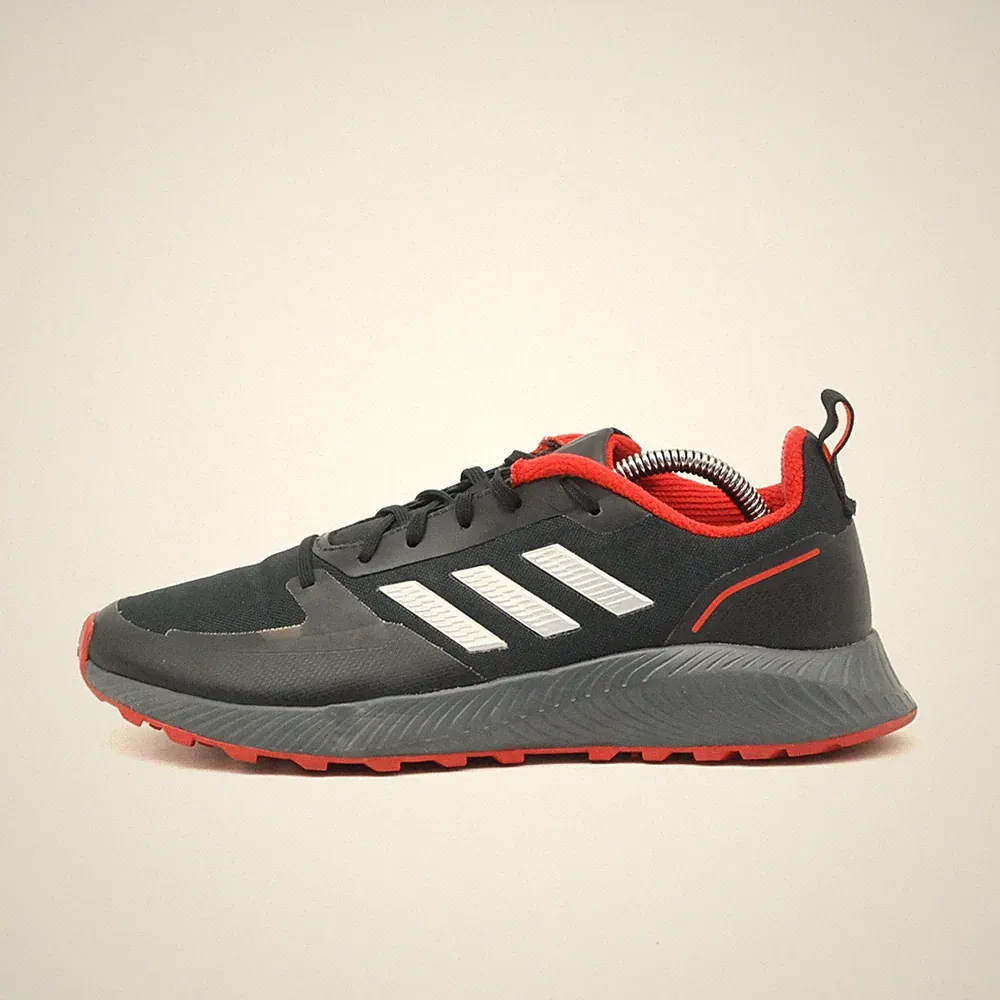 adidas Damen FZ3577 Sneaker Schwarz Rot Synthetik Low-Top Laufschuhe EU 40 2/3