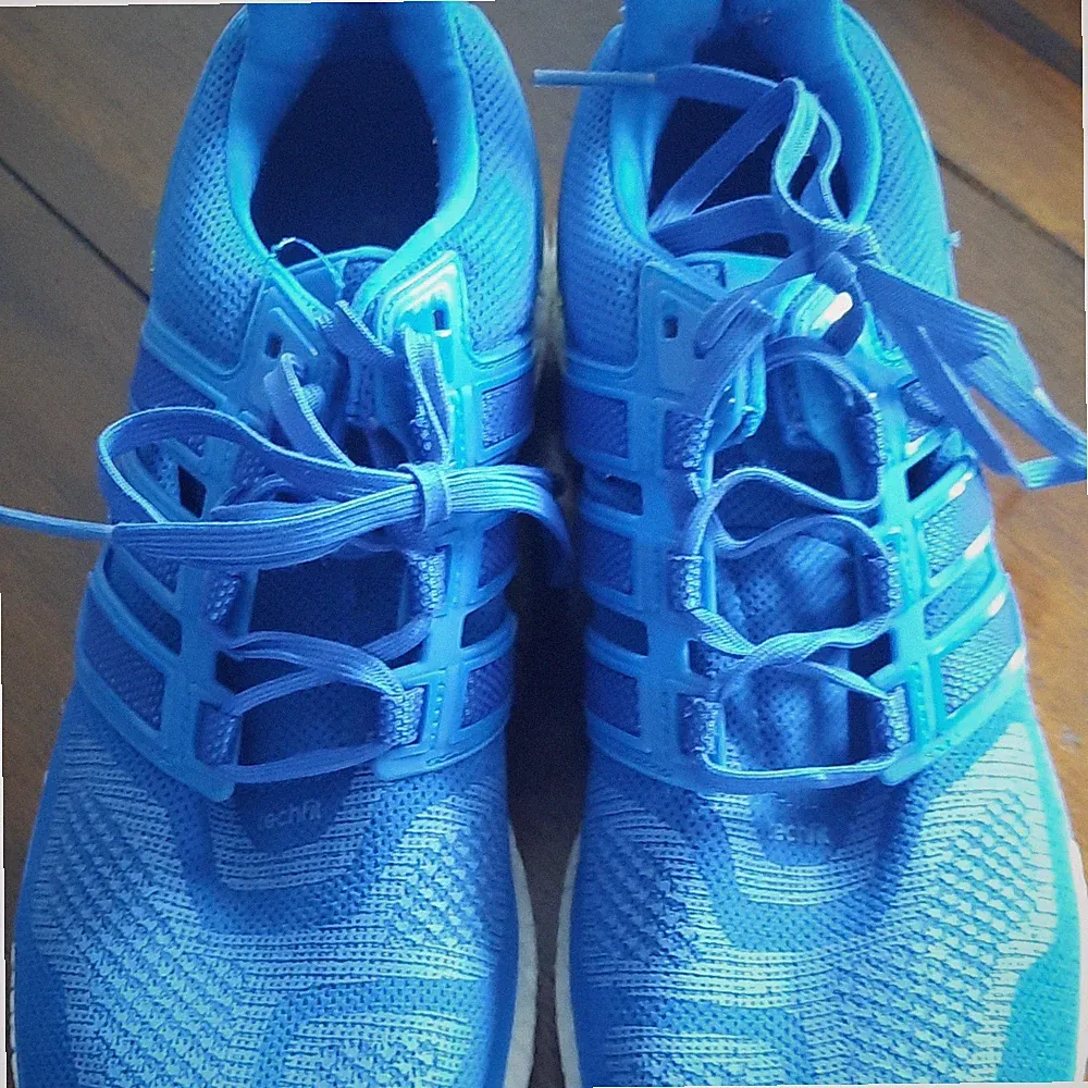 adidas Energy Boost Herren Laufschuhe Blau/Weiß Low Top atmungsaktiv Gr. 44