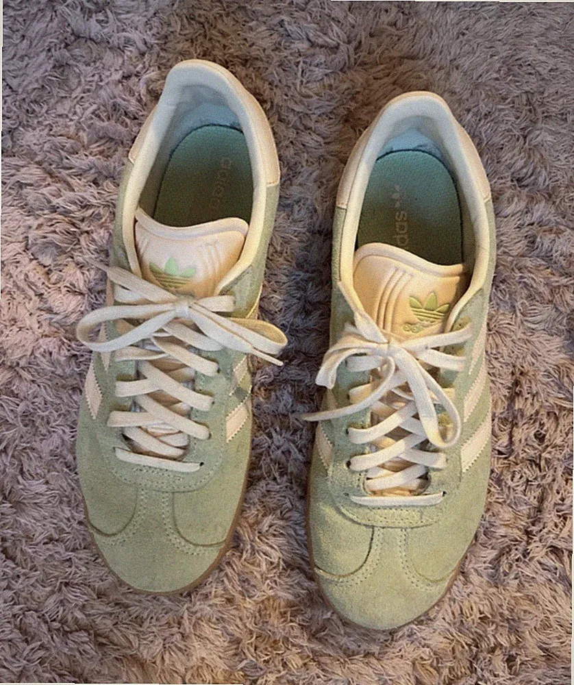 adidas Gazelle Sneaker Wildleder grün/weiß Gumsohle Low Top EU 38,5