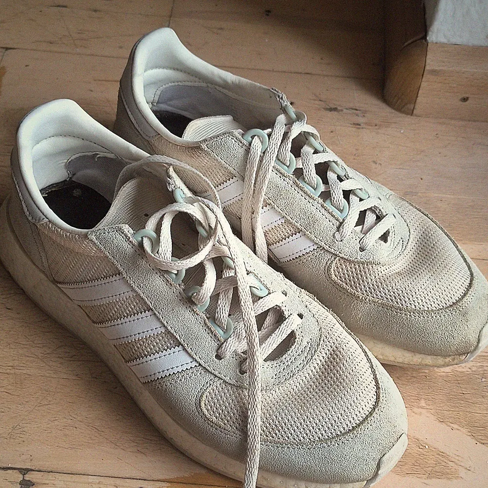 adidas Herren Low Top Sneaker Sportschuh Weiß/Beige Schnürung EU 43 1/3