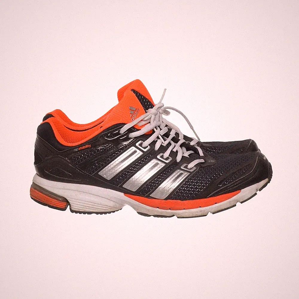 Adidas, Laufschuhe, Größe: 47 2/3, Schwarz/Rot/Silber, Herren #LSU