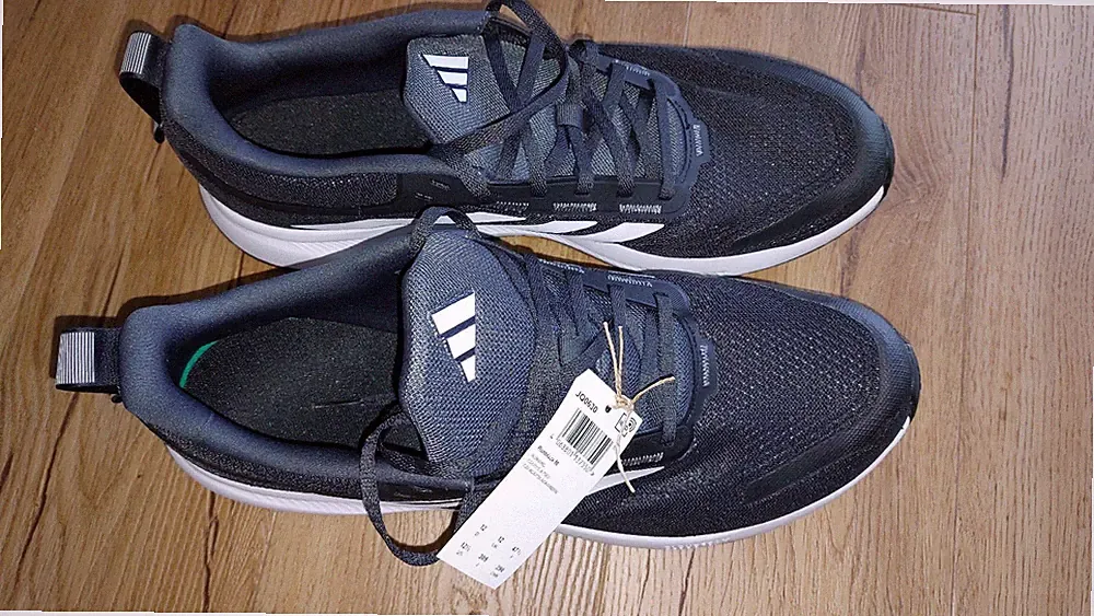 ADIDAS Laufschuhe running Schuhe Joggingschuhe Größe 47 passt für 45 schwarz