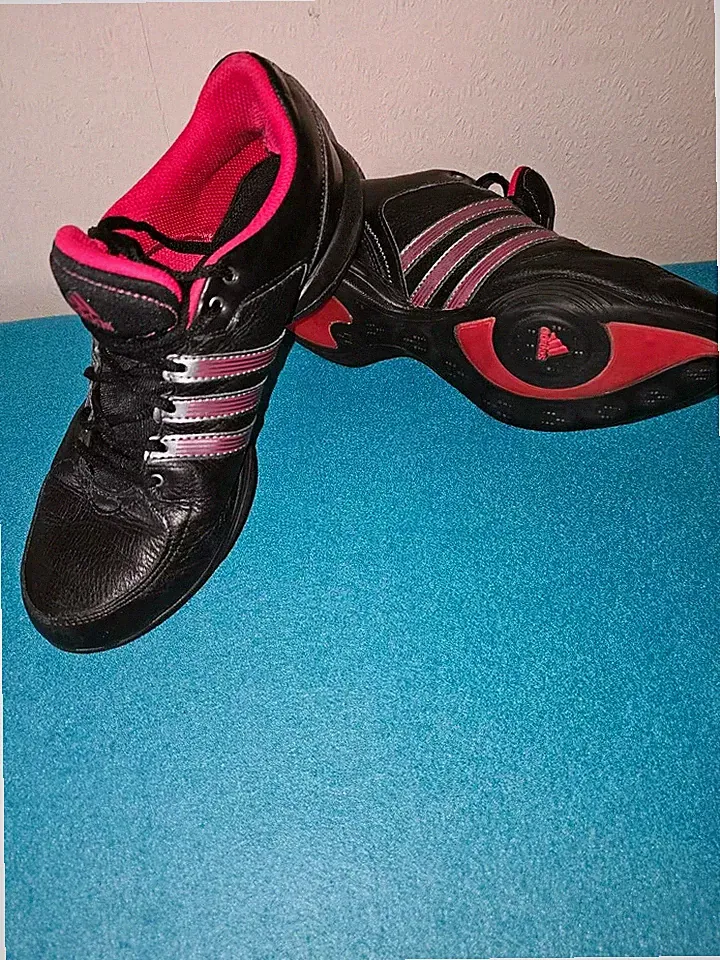 ADIDAS LAUFSCHUHE SPORT SCHUHE TRAINING DA/HE, Schwarz, Gr.39 1/3, echtes Leder