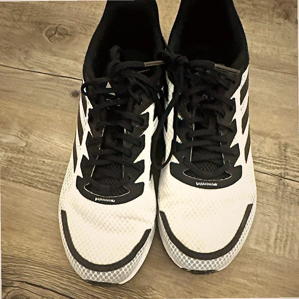 adidas Lightmotion Herren Laufschuhe Sneaker Mesh atmungsaktiv EU 42 2/3