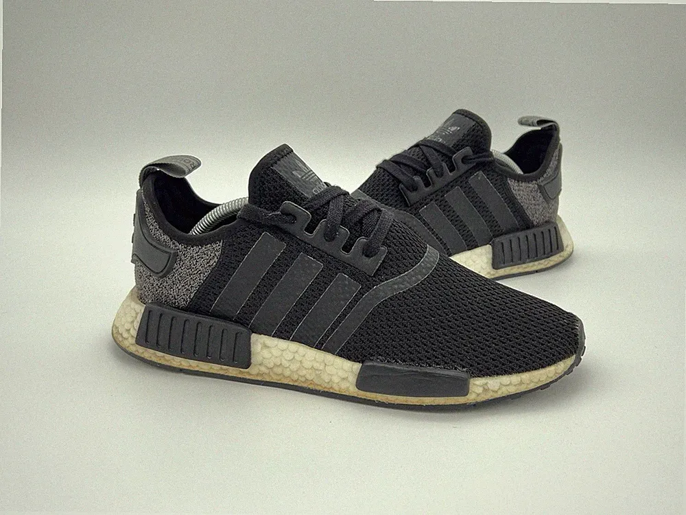 Adidas NMD R1 Boost "Black Grey Wool" Herren Größe UK 9 Turnschuhe Schuhe DB0544
