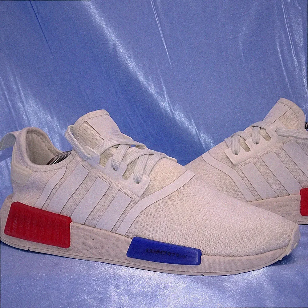 ADIDAS NMD R1 PARLEY LAUFSCHUHE GR 42 HERREN SCHUHE SNEAKER WEIß ROT STREETWEAR