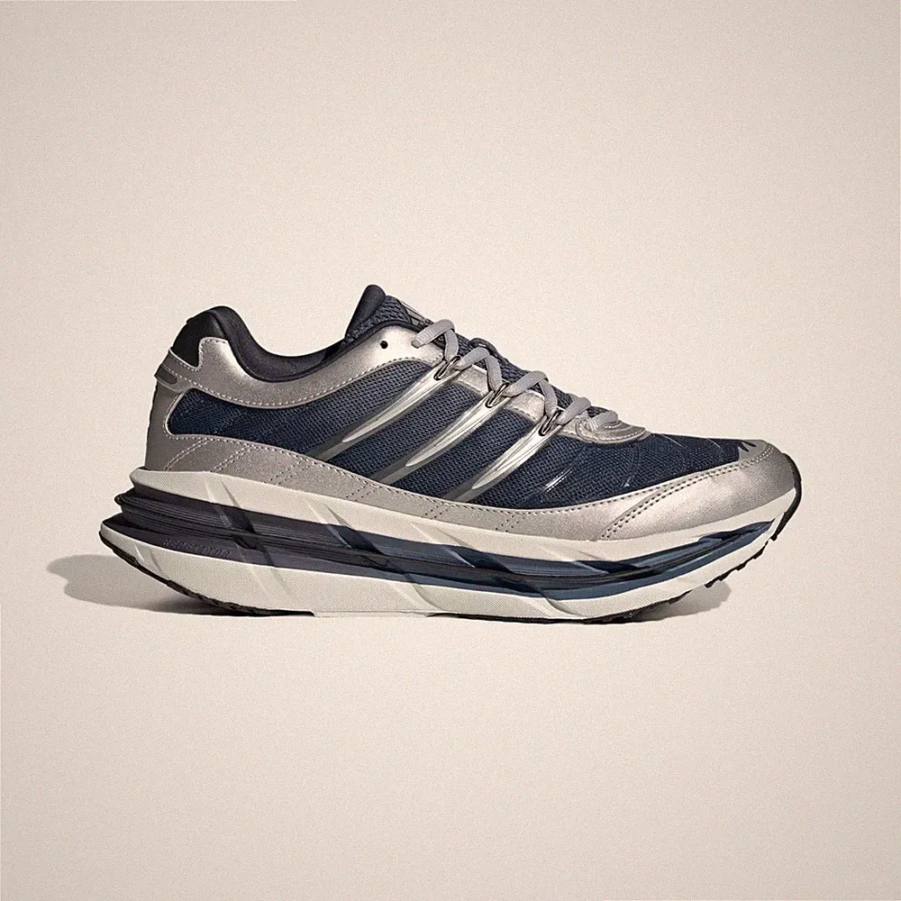 adidas Originals Adistar Hrmy Laufschuhe in Preloved Ink/Iron Metallic