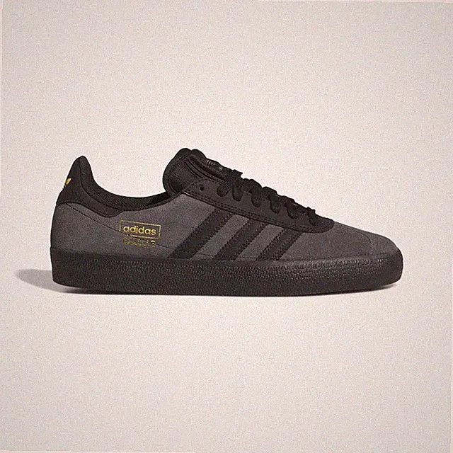 Adidas Originals Gazelle ADV Schuhe in Grey Six/Core Black/Gold Metallic
