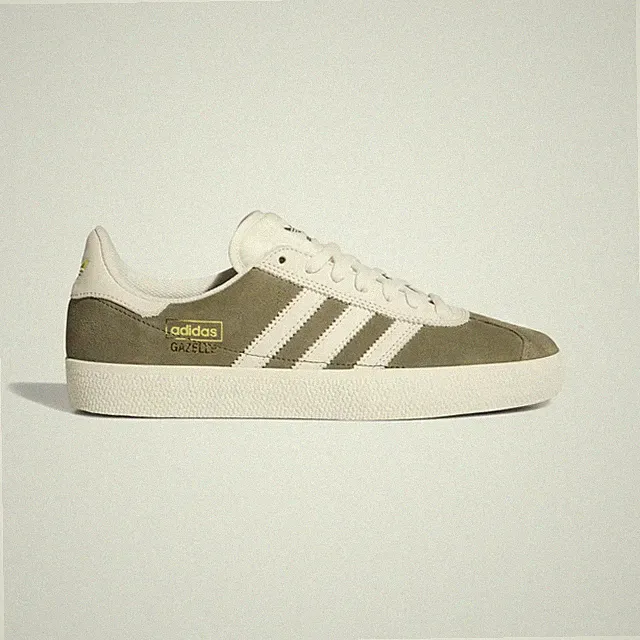 Adidas Originals Gazelle ADV Schuhe in Olive Strata/Chalk White/Gold Metallic