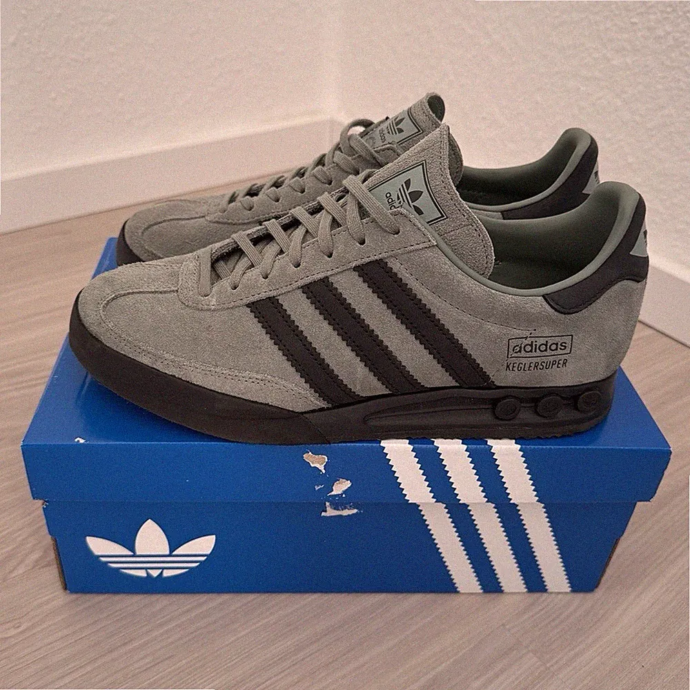 adidas Originals Kegler Super Herren Sneaker Wildleder Grau/Schwarz EU 42
