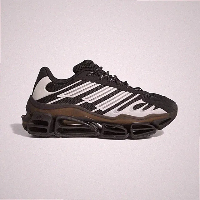 adidas Originals Megaride AG Schuhe in Schwarz/Cremeweiß