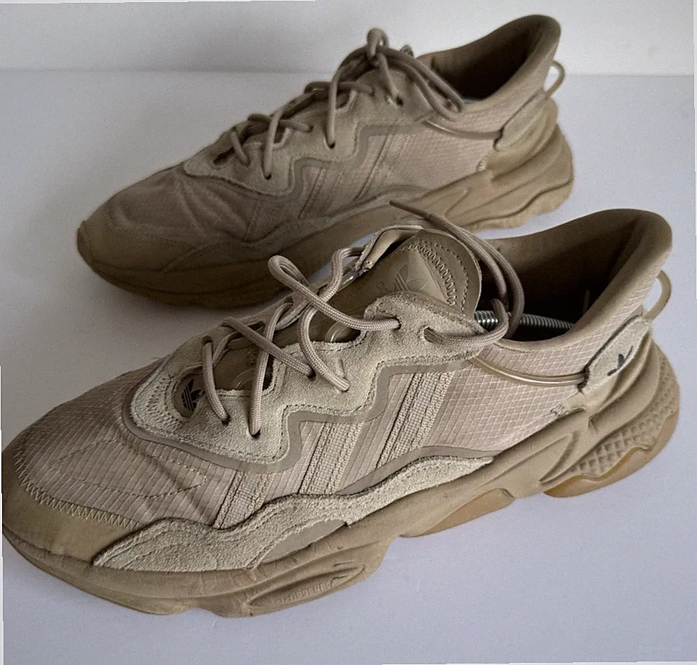 Adidas Originals Ozweego Hanf hellbraun Laufschuh Turnschuhe Größe 10 GW3756