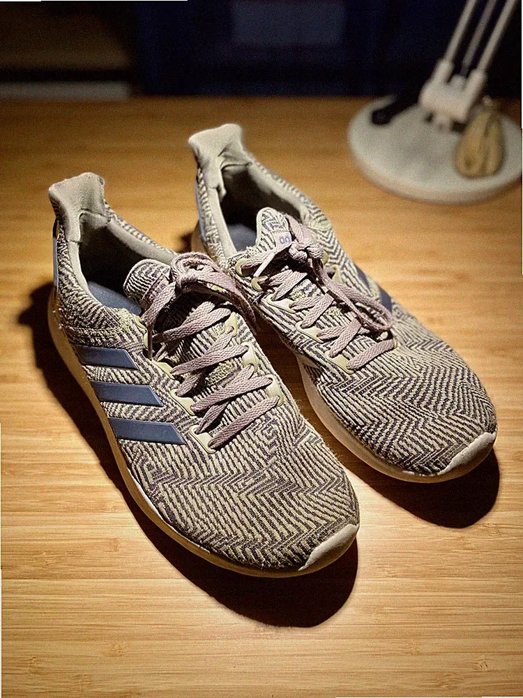 adidas schuhe herren gr. 42 GB wie Neuer. Oliv. (NP 55,-€)