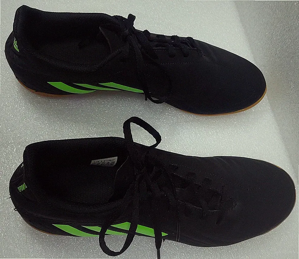 Adidas schwarz neongrün Turnschuhe Sportschuhe Männer Gr. 43,5 Fussball Laufen
