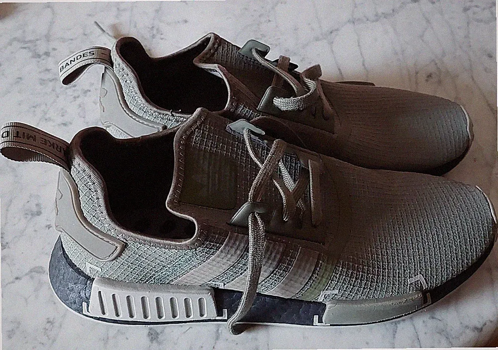 adidas Sneaker Gr. 43 1/3 UK 9 Laufschuhe Khakigrün Schuhe