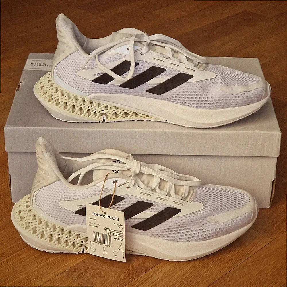 Adidas SNEAKER LAUFSCHUHE 4DFWD Pulse EU 43 1/3 D 9 US 9,5 Weiß Neu Sportschuhe