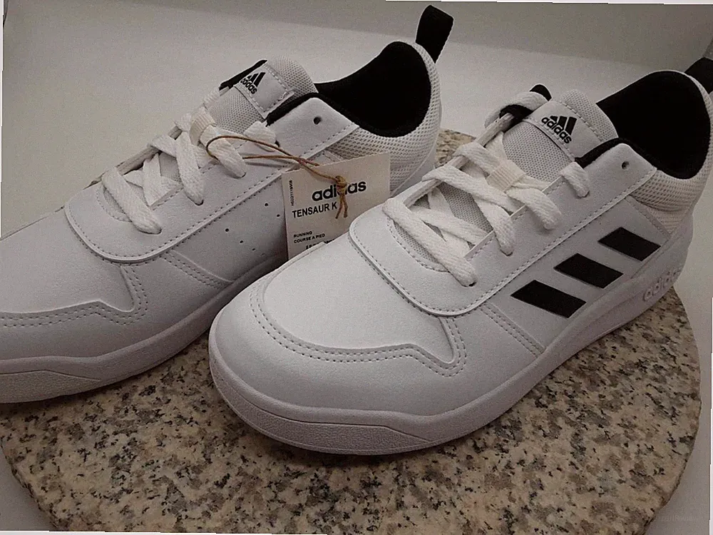 adidas Tensaur K, S24033, Freizeitschuh, Sportschuh, Gr: 36 bis 40, NEU