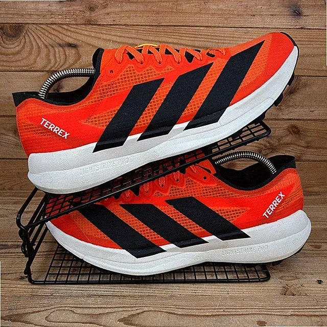 Adidas Turnschuhe Herren Gr. UK 11 Terrex Agravic Speed 2 Trail Orange Laufschuhe