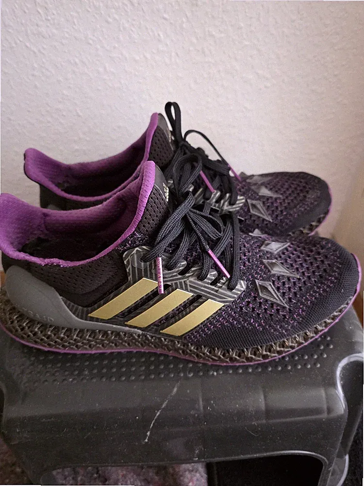 adidas Ultra 4D Herren Laufschuhe Schwarz Lila Gold Atmungsaktiv Textilsohle