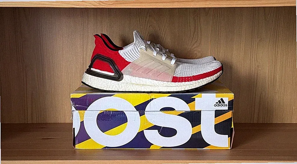 Adidas UltraBoost 19 White Scarlet Rot/Weiß Laufschuhe US 9,5 EU 43 1/3 (B37707)