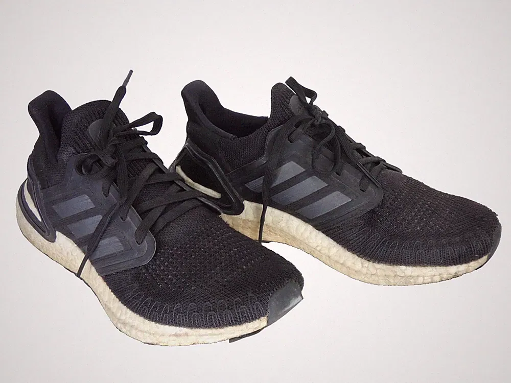 Adidas Ultraboost 20 Schwarz Turnschuhe Herren Laufschuhe Boost Dämpfung UK 8