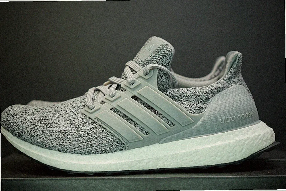 Adidas Ultraboost 4.0 DNA Laufschuhe FY9319 Grau Boost Größe UK 4,5