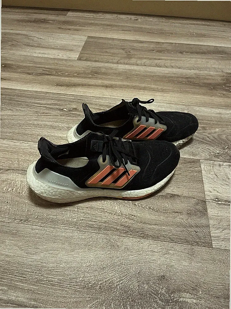 Adidas Ultraboost Gr 41,5 8/10 Zustand Perfekte Laufschuhe/Sportschuhe