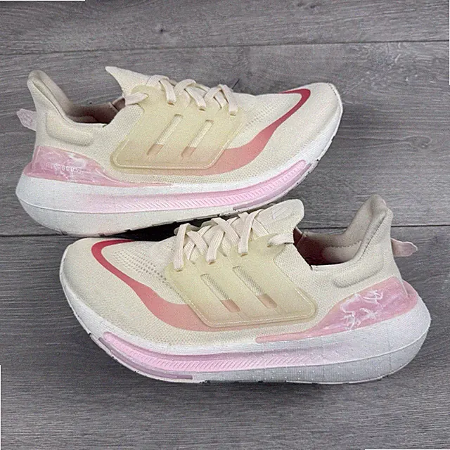 Adidas Ultraboost Light Lauf-/Fitnessschuhe "Pink" - Größe UK 5,5 / EU 38 2/3