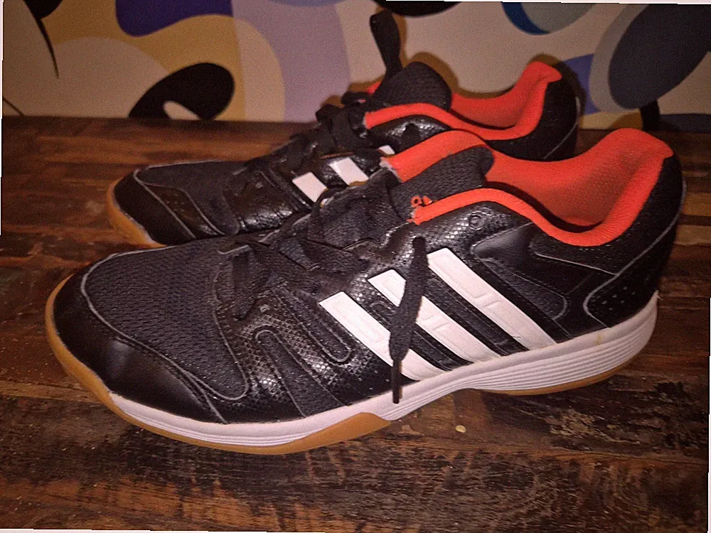 adidas Volley Ligra Hallenschuhe – Schwarz/Orange – Gr. 42. 2/3