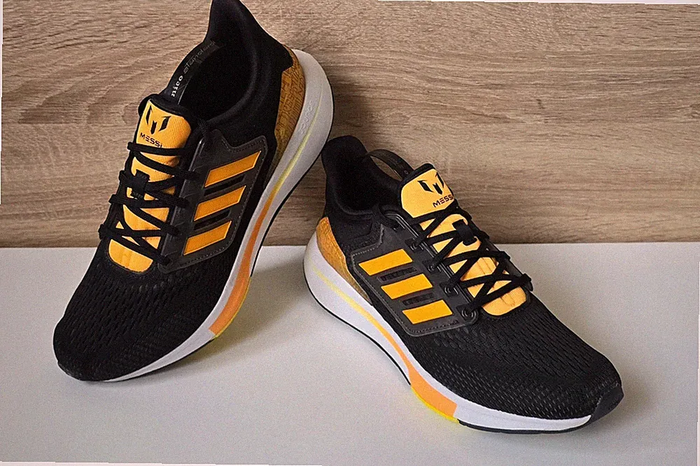 Adidas x Messi EQ21 Run GZ4082 Sneaker Laufschuhe Gr. 7,5 = 41 – 41,5
