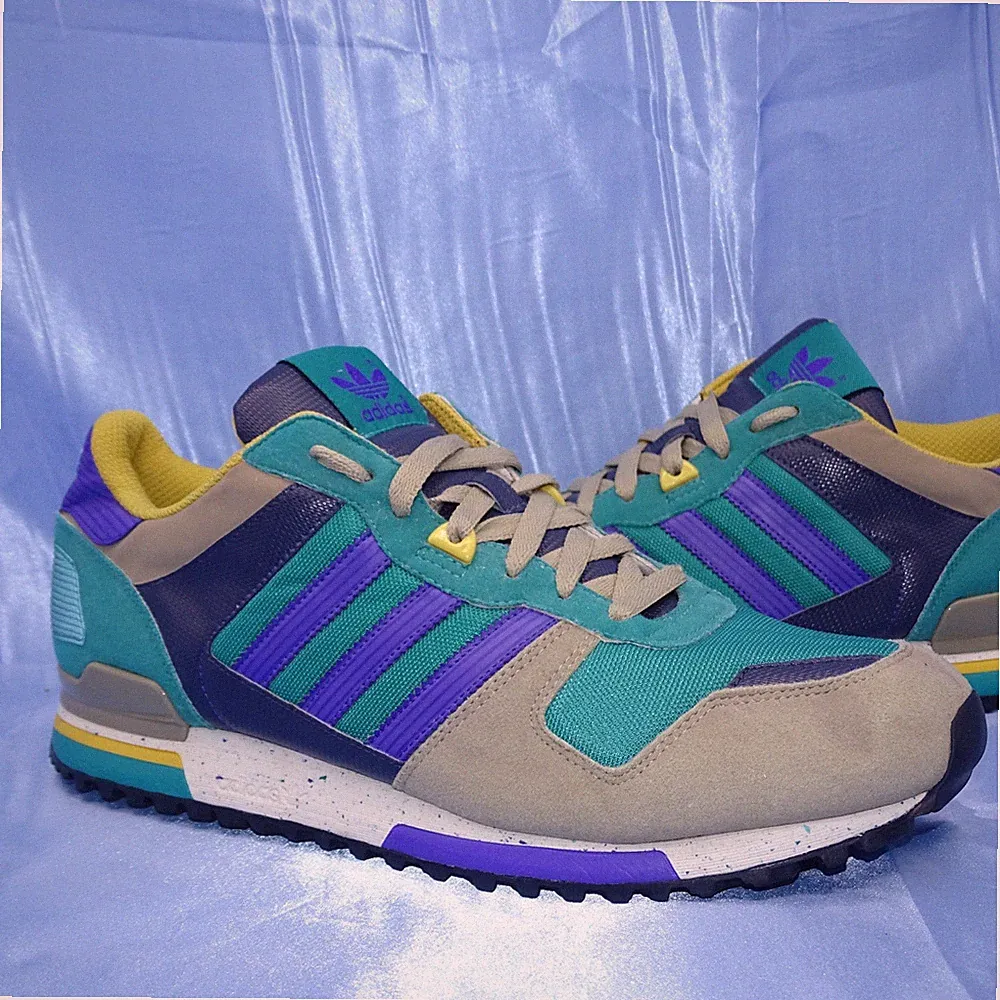 ADIDAS ZX 700 SNEAKER GR 47 1/3 SCHUHE HERREN BOOST LAUFSCHUHE GRÜN GELB A11