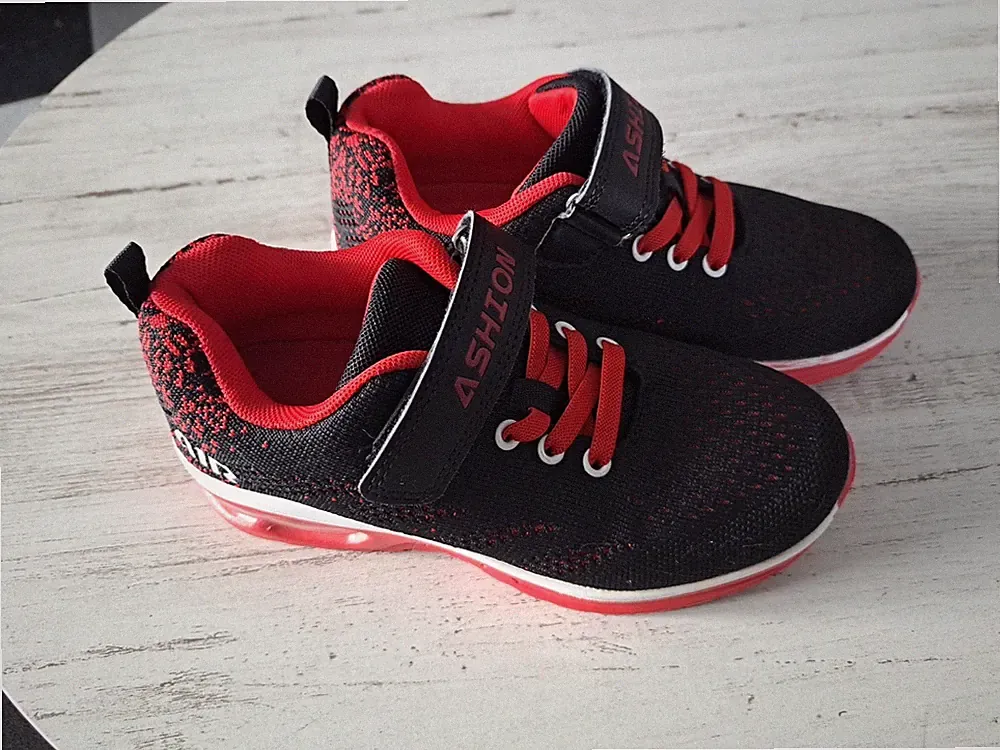 Ashion Kinder Sneaker Gr. 33, Laufschuhe, Farbe Schwarz Rot Weiß