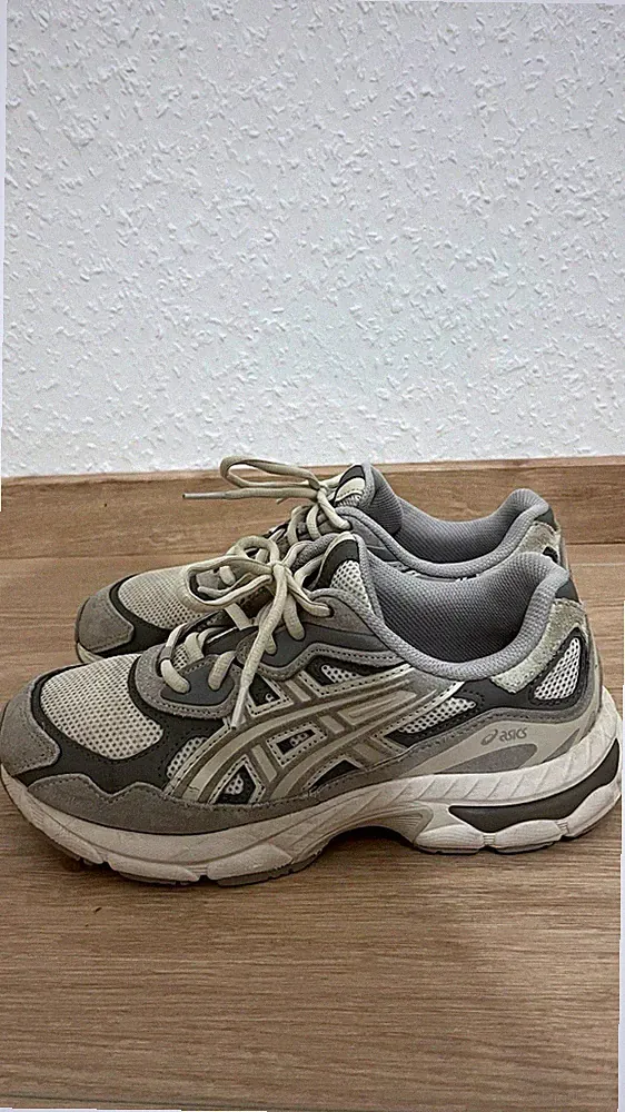 ASICS Damen Laufschuhe Sneaker Mesh atmungsaktiv Low Top EU 39 Grau/Beige