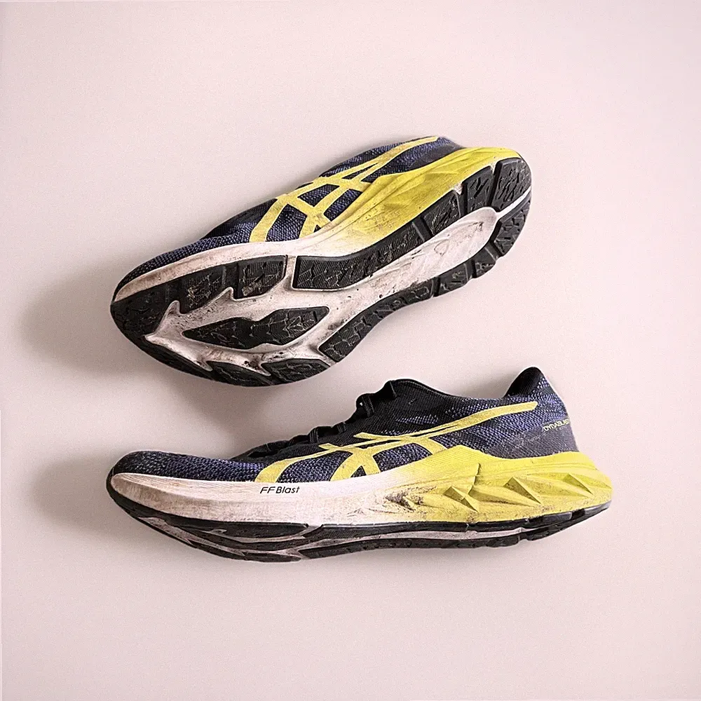 Asics Dynablast 3 Laufschuhe Sportschuhe Herren Schwarz Gelb Größe 44,5