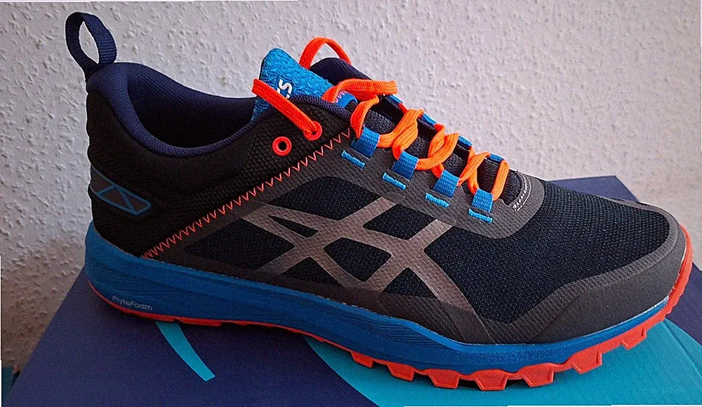 ASICS FUJI LYTE XT Gr. 10 (44) TOP RUNNING-TRAIL SCHUH - NEU und OVP