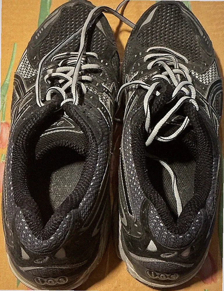 asics laufschuhe herren 47