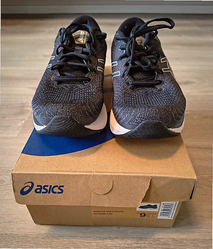 ASICS GEL-CUMULUS 24 Laufschuhe Herren Gr. 42,5 Schwarz inkl. Original Karton!
