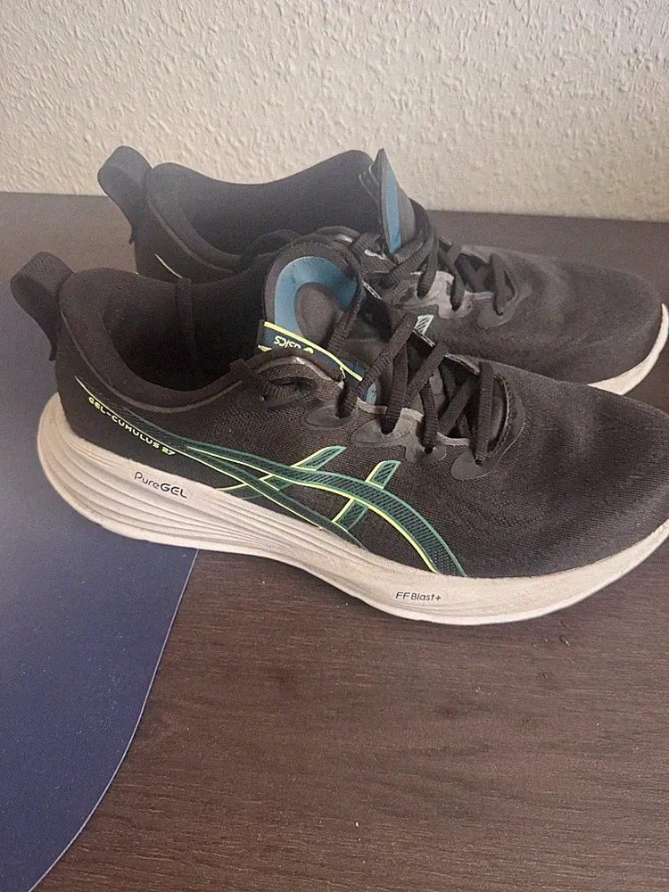 ASICS Gel Cumulus 27 Laufschuhe Größe 46 Top Zustand