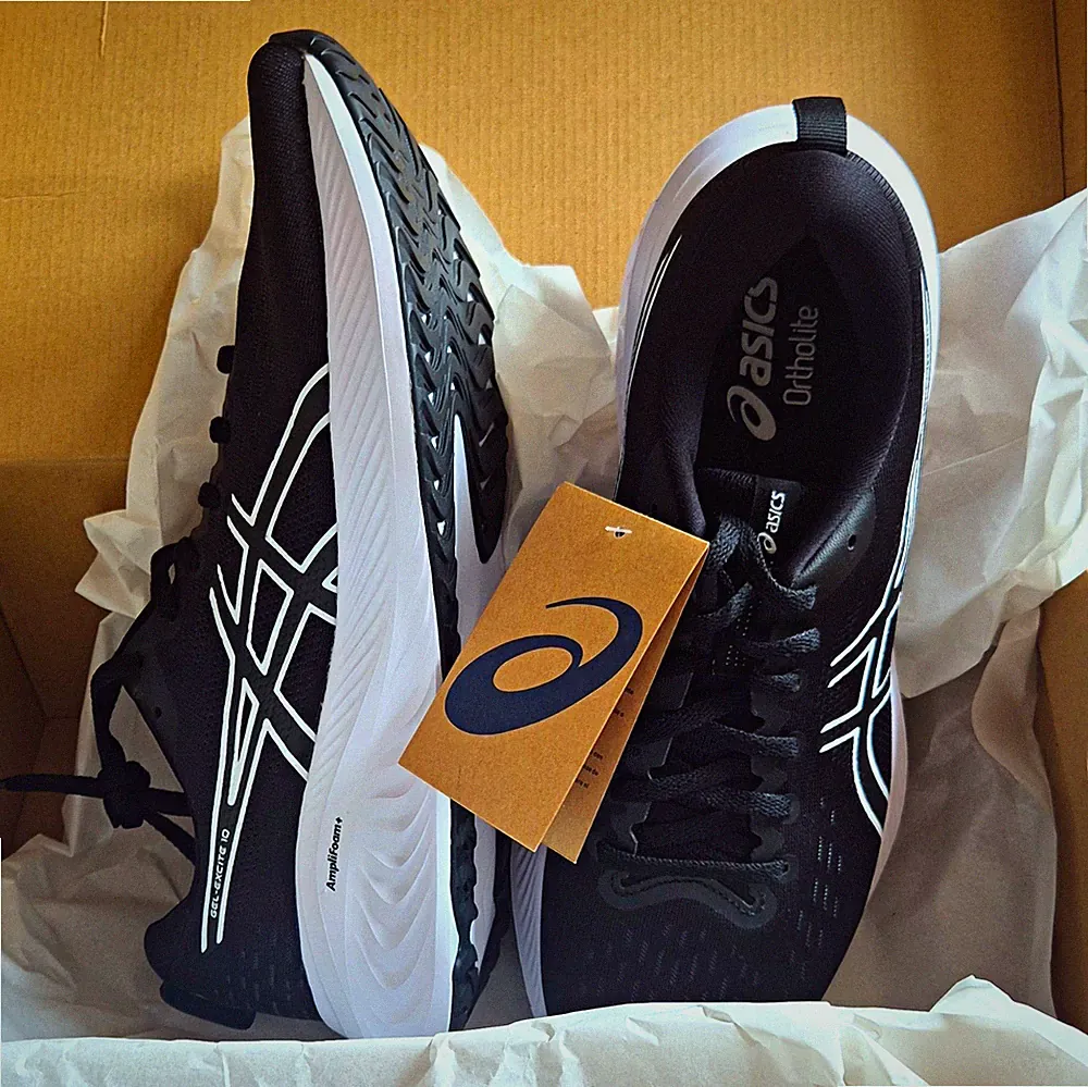 ASICS GEL-EXCITE 10 Herren Laufschuhe Schwarz/Weiß EU 44 1011B600