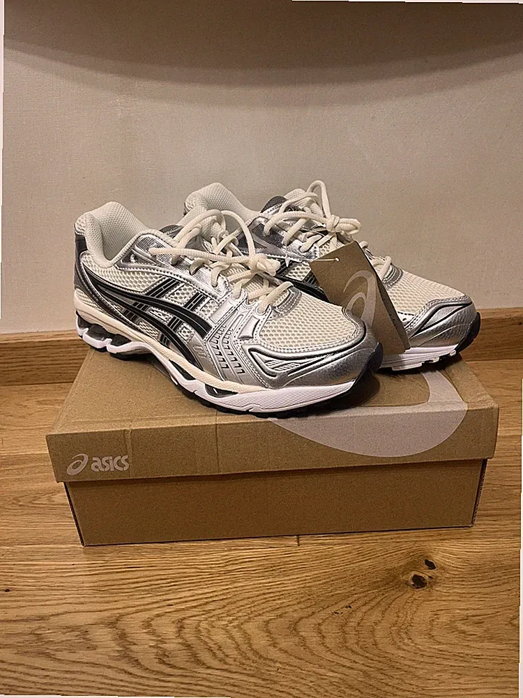 Asics Gel Kayano 14 Cream / Black || Beige/ Schwarz 43EUR NEU