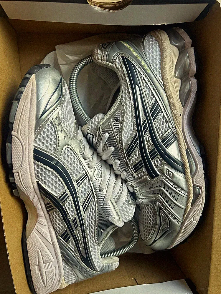ASICS GEL-Kayano 14 Herren Sneaker Laufschuhe Mesh Schnürung Silber/Weiß/Schwarz