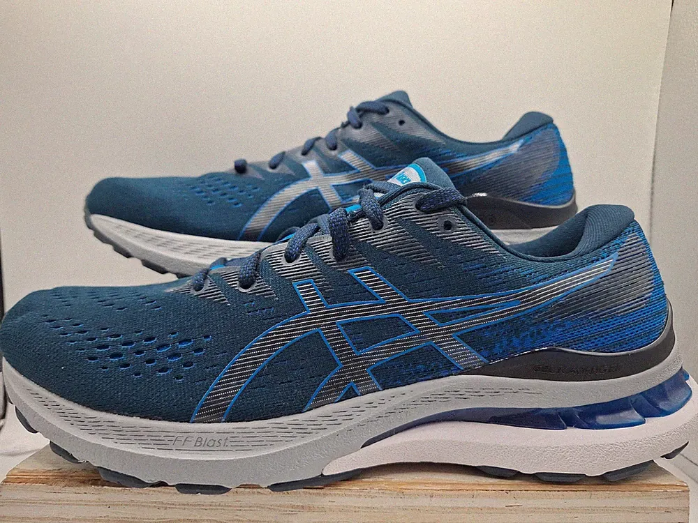 Asics Gel-Kayano 28 Herren Laufschuhe halbe Größen (siehe Beschreibung) Lb46