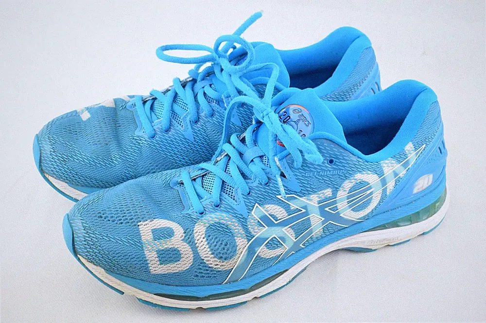 Asics Gel Nimbus 20 BOSTON Blau Weiß EU 48 US 13 Laufschuhe Herren Unisex T8B4N