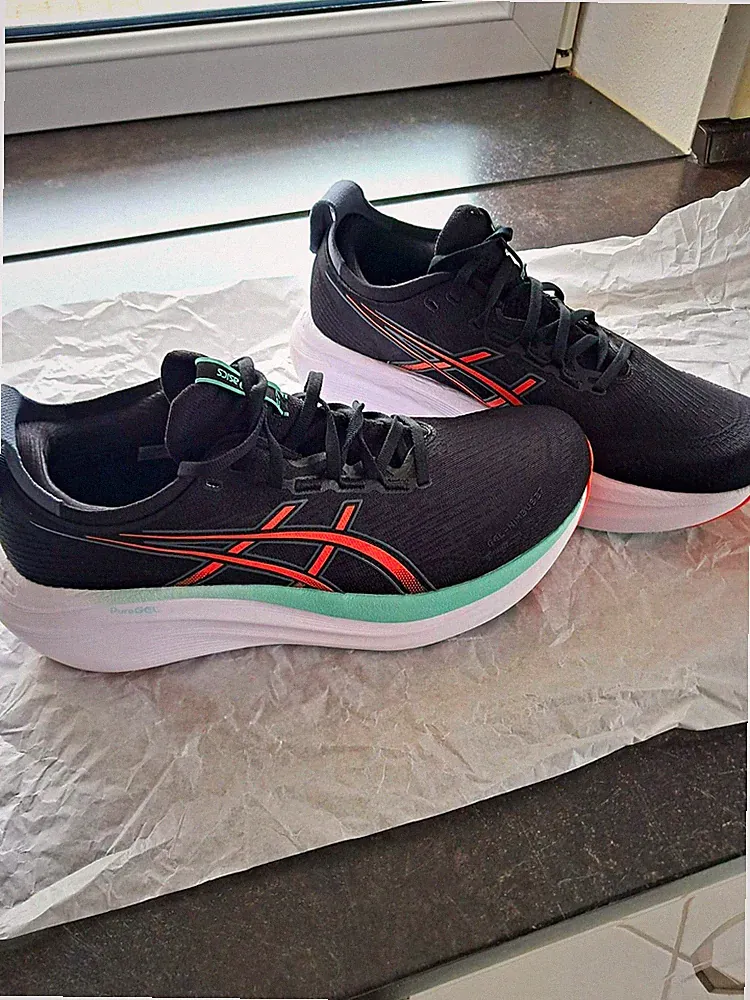 ASICS GEL-Nimbus Herren Laufschuhe Low Top Sneaker Stoff Schnürung Schwarz Gr.44