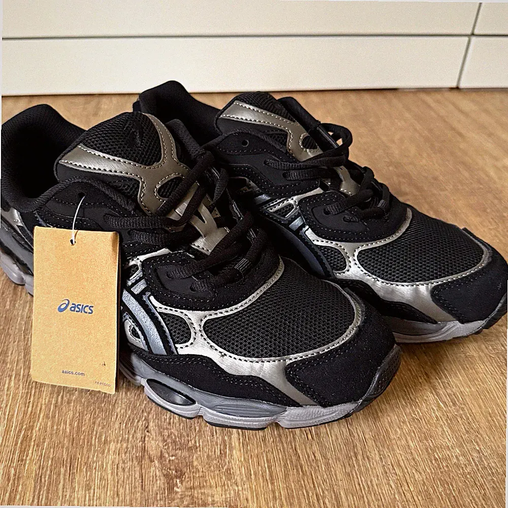 ASICS GEL NYC Herren Laufschuhe Sneaker Schwarz/Silber/Grau Low Top