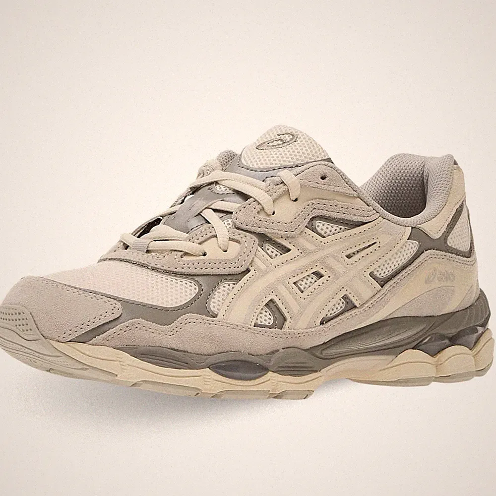 Asics Gel-Nyc Schuhe Größe 41,5 Cod 1201A789-103 Beige